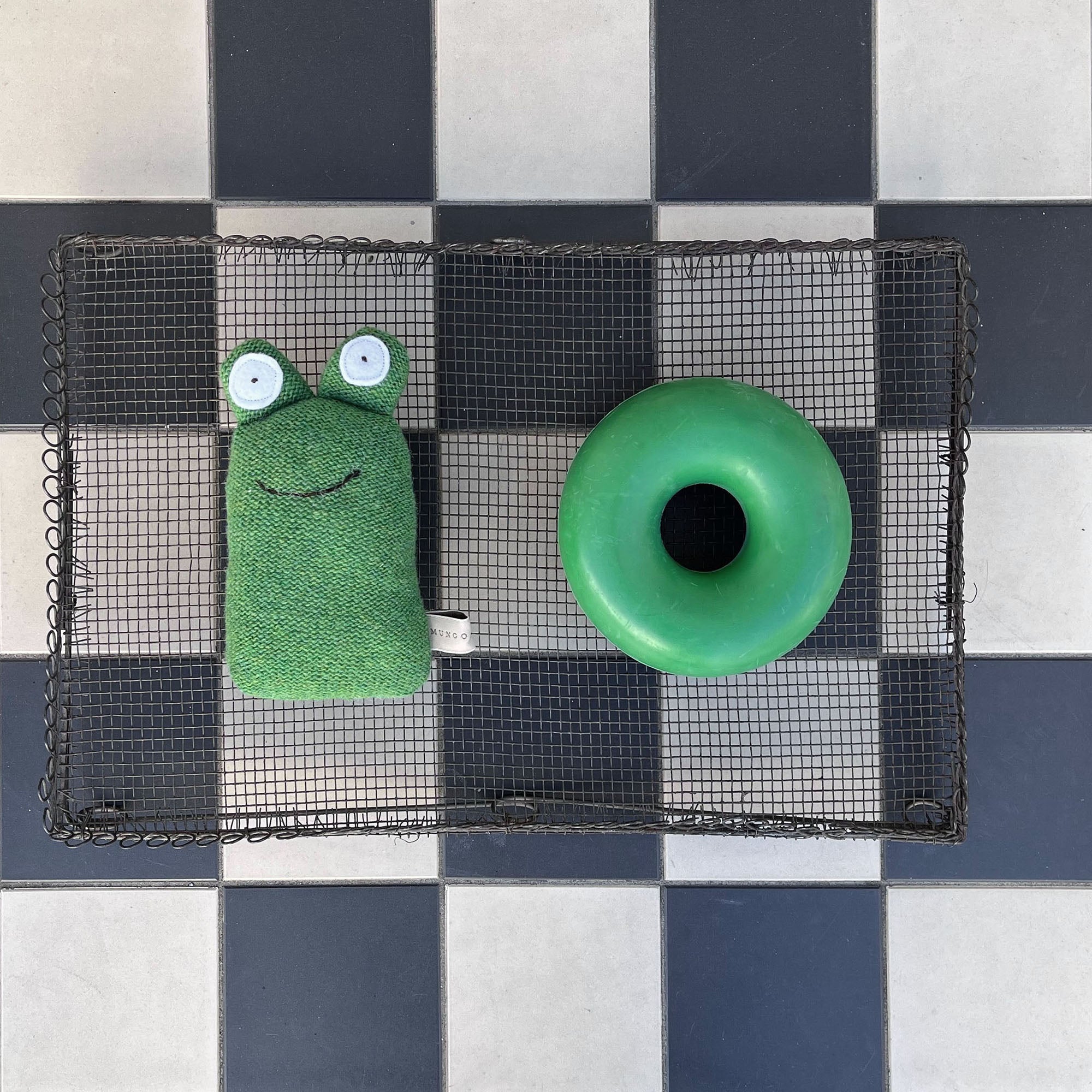 Hundespielzeug aus Gummi in Donutform